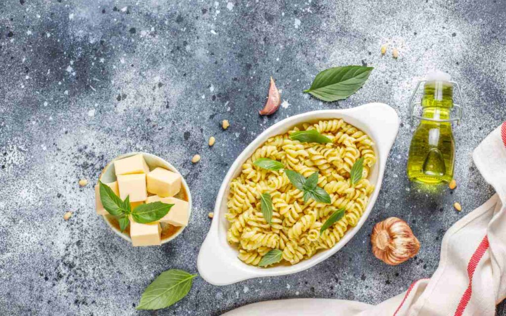 Pasta with garlic and olive oil
